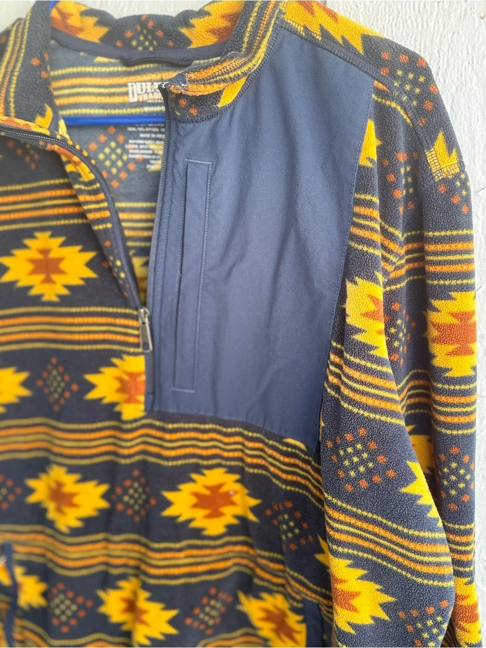 Men’s‎ Duluth Trading Co Navy Pullover with Yellow & Orange Pattern Large